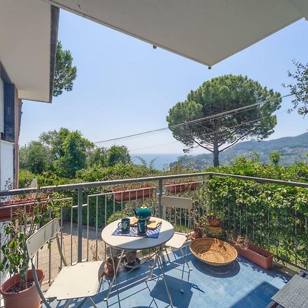 Апартаменты Casa Anna Sea View, Pool, Parking & Wifi Рапалло Экстерьер фото