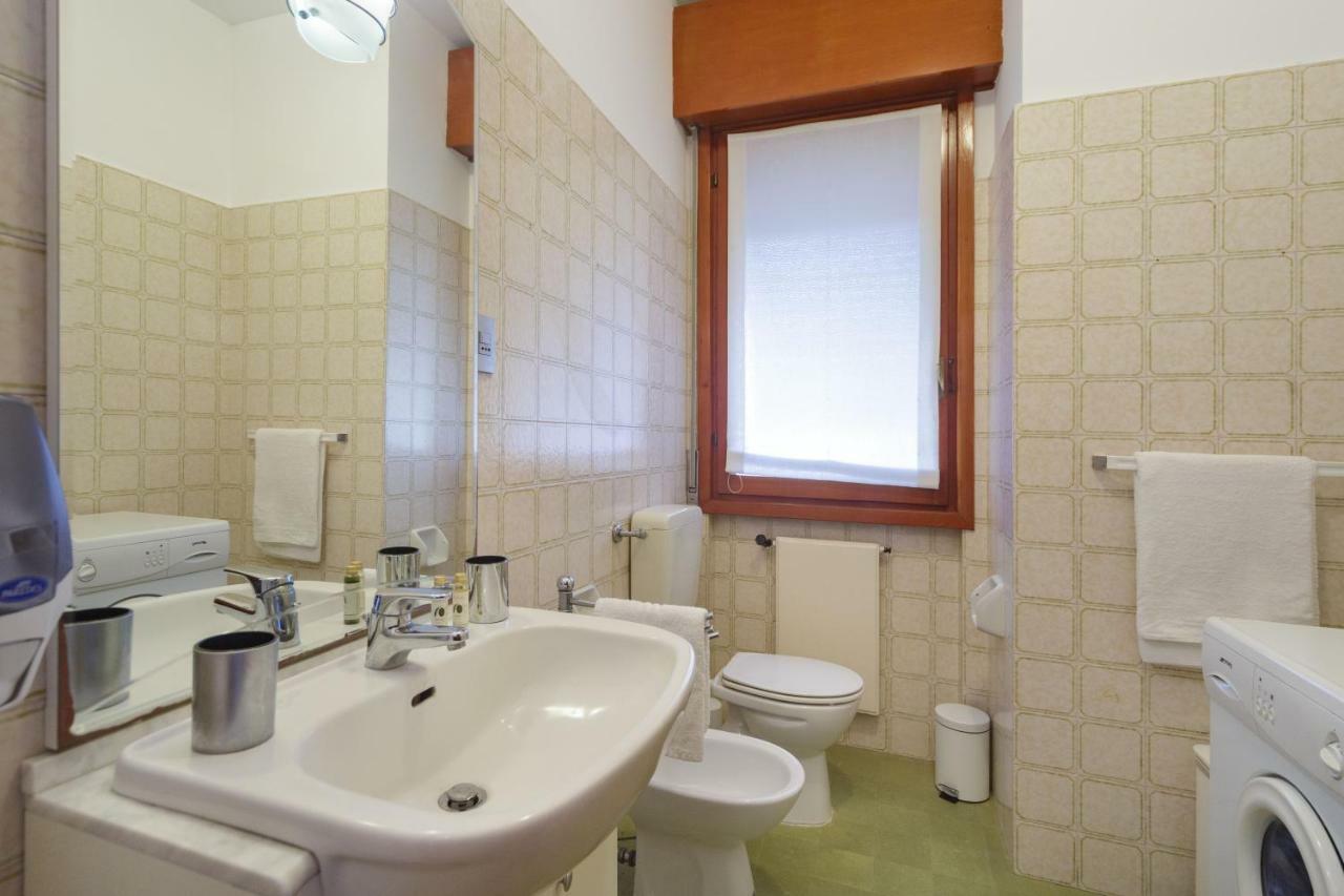 Апартаменты Casa Anna Sea View, Pool, Parking & Wifi Рапалло Экстерьер фото